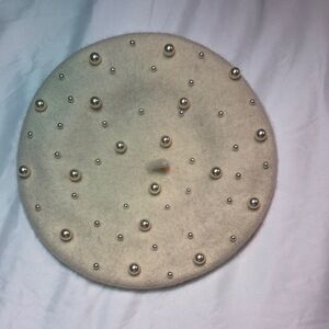 Cream Beret with Pearl Embellishments